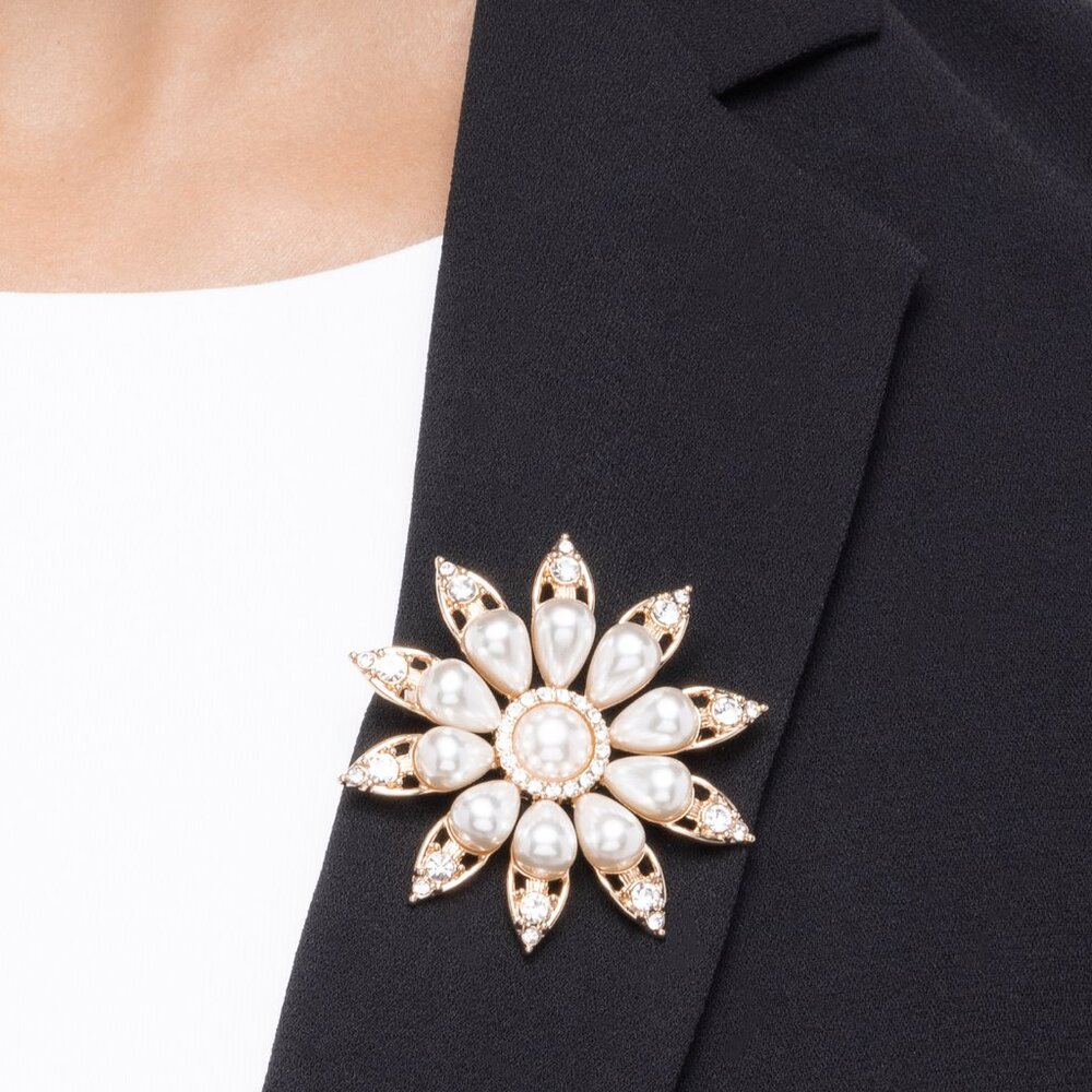 Timeless Tribute - Gold Brooch